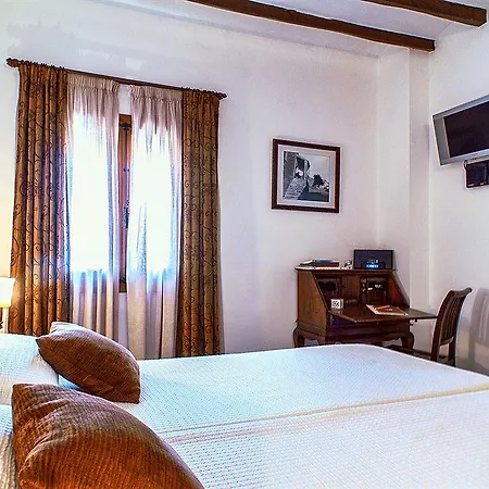 Hotel Cases Noves - Boutique - Adults Only